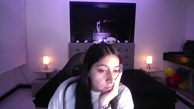 Melannyy V online show from July 2026 11:45:02 AM