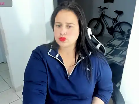 Atenea 19  online show from May 2026 05:13:01 AM