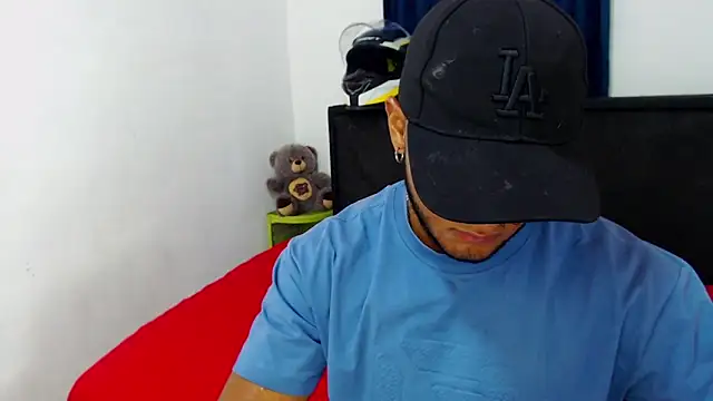 MascTyler online show from April 2026 08:01:02 PM