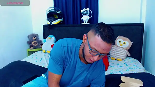MascTyler online show from April 2026 09:06:01 PM