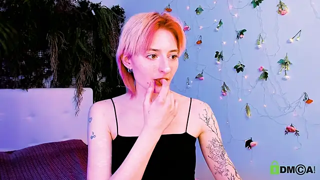 Snapshot of Kira__Cutie chatting on May 2026 11:56:01 PM Kira Cutie online show from May 2026 11:56:01 PM