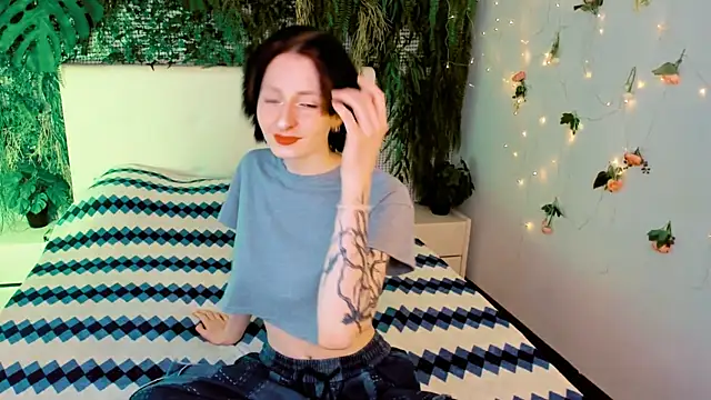 Snapshot of Kira__Cutie chatting on July 2026 07:32:01 PM Kira Cutie online show from July 2026 07:32:01 PM
