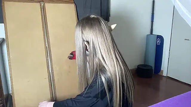 ElfGirlAna online show from May 2026 04:04:02 PM