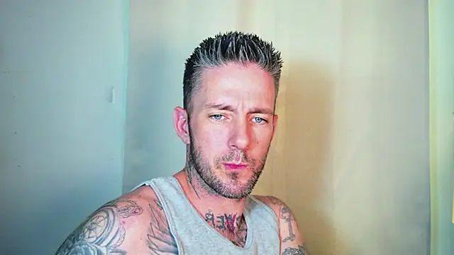 SkylarrGrey online show from June 2026 06:18:02 PM