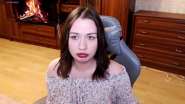 Snapshot of Amina_Murrr chatting on April 2026 03:06:01 PM Amina Murrr online show from April 2026 03:06:01 PM