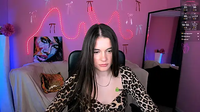 Snapshot of sara_musee chatting on April 2026 11:43:01 PM sara musee online show from April 2026 11:43:01 PM