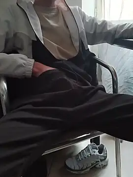 Skinboy06 online show from April 2026 01:09:02 PM