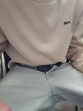 Snapshot of Skinboy06 chatting on May 2026 09:04:02 AM Skinboy06 online show from May 2026 09:04:02 AM