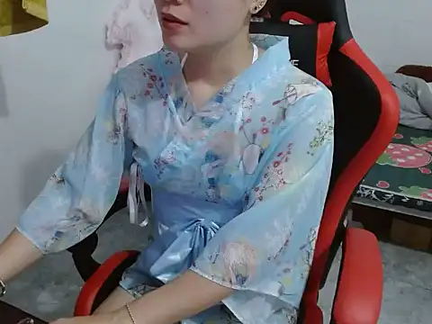 Snapshot of Olivia_cute68 chatting on April 2026 04:23:01 PM Olivia cute68 online show from April 2026 04:23:01 PM