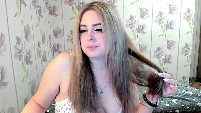 Agathameoww online show from May 2026 09:32:02 PM