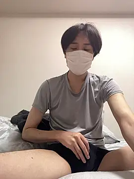 Snapshot of youta200 chatting on April 2026 01:47:02 PM youta200 online show from April 2026 01:47:02 PM