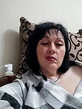 HelgaDennis online show from May 2026 06:37:01 PM