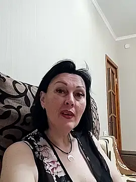 HelgaDennis online show from May 2026 06:25:01 PM