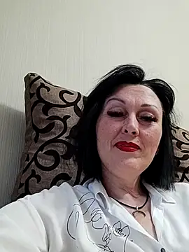 HelgaDennis online show from June 2026 05:47:02 PM