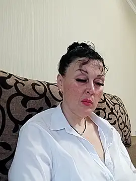HelgaDennis online show from June 2026 03:17:01 PM
