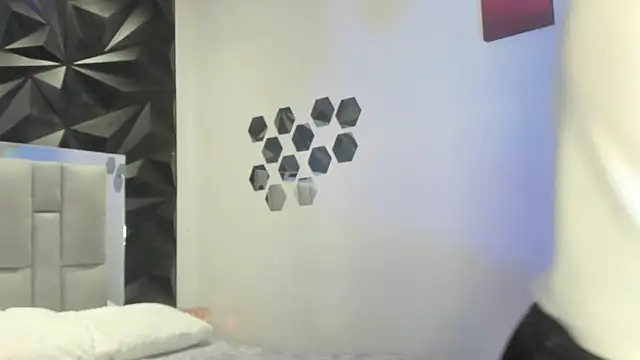 RabbitFox  online show from March 2026 01:04:01 PM