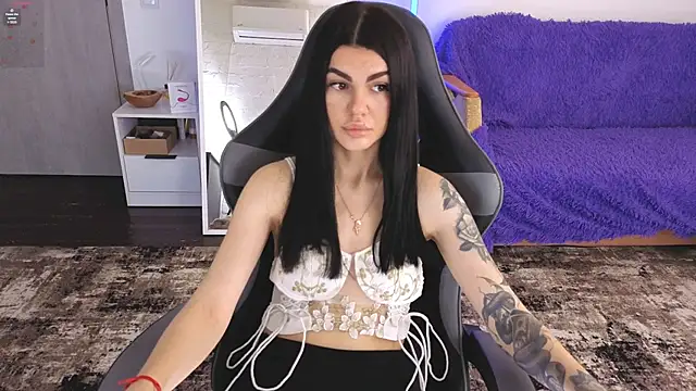 Snapshot of AnacondaOnn chatting on April 2026 06:22:02 AM AnacondaOnn online show from April 2026 06:22:02 AM