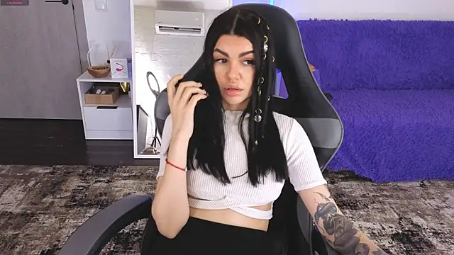 Snapshot of AnacondaOnn chatting on April 2026 08:18:02 AM AnacondaOnn online show from April 2026 08:18:02 AM
