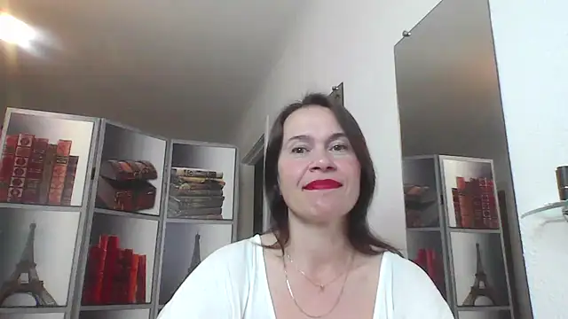 Selena Moo online show from June 2026 03:07:02 PM