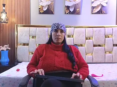 HELLEN MARK online show from May 2026 11:15:01 AM