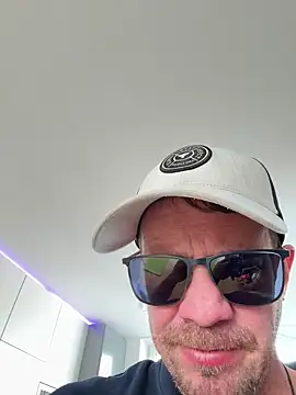 stefhart online show from March 2026 07:42:02 AM