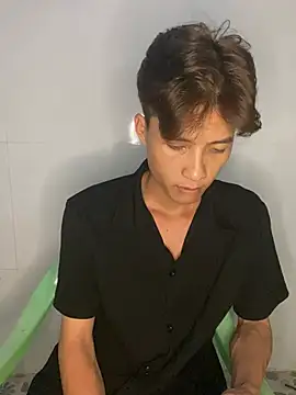 Nguyencuong1999 online show from May 2026 06:20:01 AM