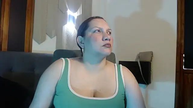 mia coral1 online show from April 2026 07:30:02 PM
