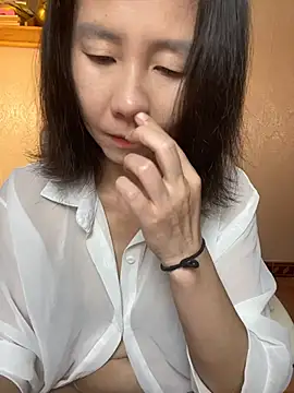 lilysister66 online show from May 2026 01:51:01 PM
