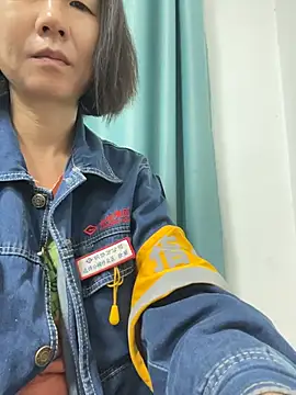lilysister66 online show from June 2026 01:09:02 PM