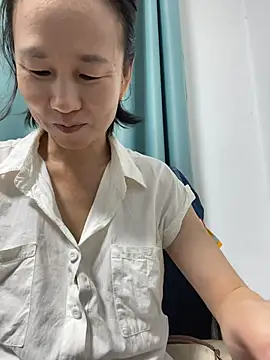 lilysister66 online show from June 2026 08:21:01 PM