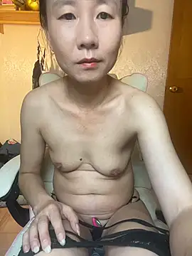 lilysister66 online show from July 2026 06:24:02 PM