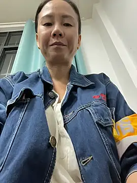 lilysister66 online show from July 2026 04:59:02 PM