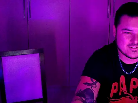 Snapshot of RavenXNoir chatting on April 2026 07:01:02 PM RavenXNoir online show from April 2026 07:01:02 PM