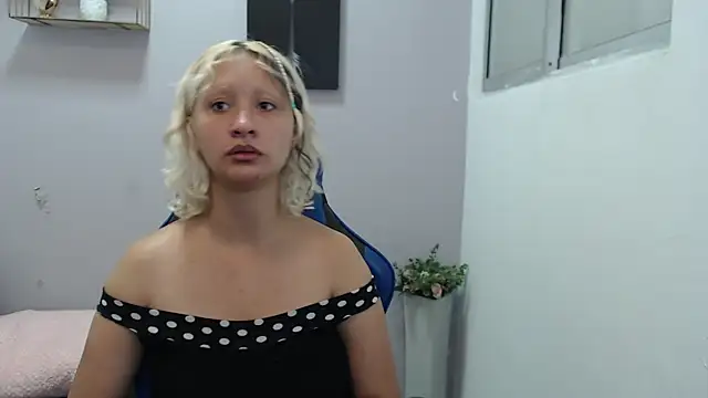 dafne kim online show from March 2026 01:17:01 PM