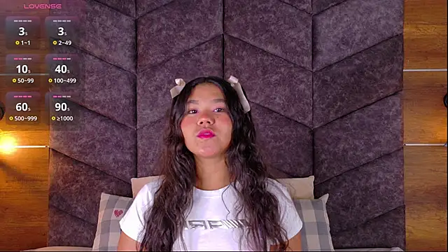 AhslyEvans   online show from June 2026 07:49:02 PM