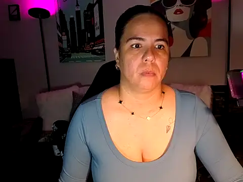 HannaJonns online show from May 2026 04:43:01 AM