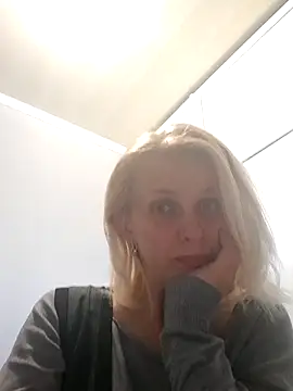MiaLove183 online show from April 2026 02:19:02 PM