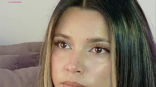 KylieVennet online show from July 2026 07:27:02 PM