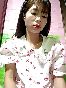 AmyLinee01 online show from May 2026 11:48:01 AM