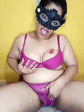 Snapshot of Crushme_cpl chatting on April 2026 02:51:02 AM Crushme cpl online show from April 2026 02:51:02 AM