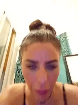 chiquitilla41 online show from May 2026 05:04:01 AM
