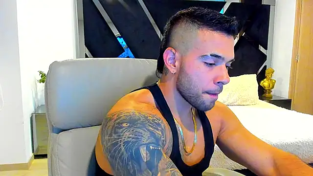 Raytorres online show from July 2026 12:23:02 AM