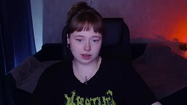 SelenaLily online show from May 2026 06:04:02 PM