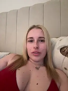 EloiseeUKK online show from March 2026 07:23:01 AM