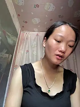 Snapshot of Jolinie chatting on April 2026 04:18:01 AM Jolinie online show from April 2026 04:18:01 AM