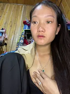 Snapshot of Jolinie chatting on April 2026 01:10:02 PM Jolinie online show from April 2026 01:10:02 PM