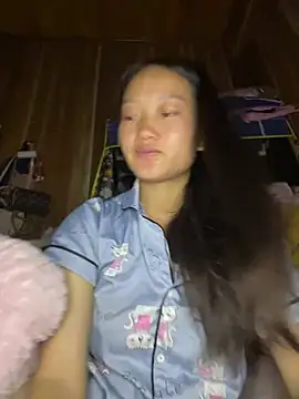 Snapshot of Jolinie chatting on April 2026 05:23:01 AM Jolinie online show from April 2026 05:23:01 AM