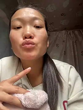 Snapshot of Jolinie chatting on May 2026 05:47:02 AM Jolinie online show from May 2026 05:47:02 AM