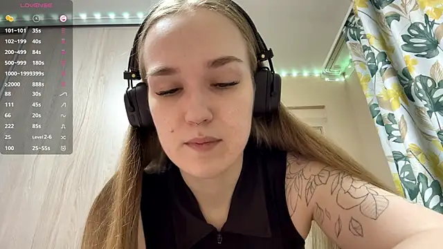 DenitaSpace online show from April 2026 02:19:01 PM