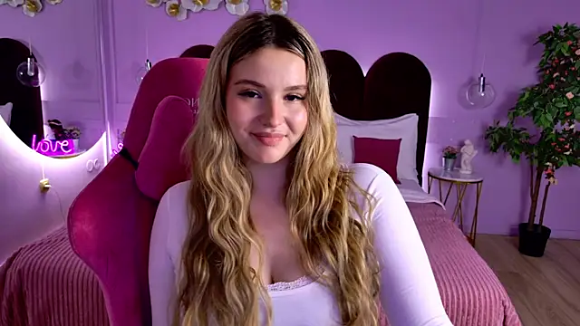 CharlotteAtwoood online show from May 2026 04:02:01 PM